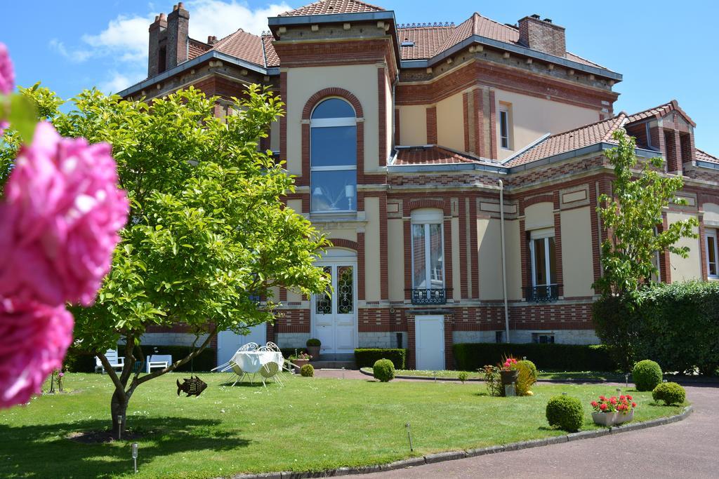 La Roseliere Hotel Карентан Екстериор снимка