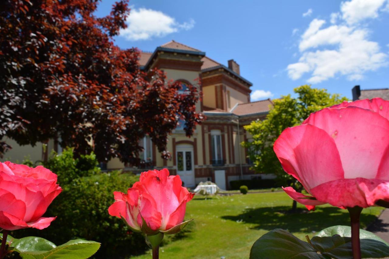 La Roseliere Hotel Карентан Екстериор снимка